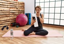 Ranní cvičení ti dodá energii na celý den zajímavosti posilovaní